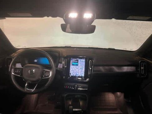Used 2023 Volvo XC40 Recharge Ultimate w/ Protection Package Premier image 3