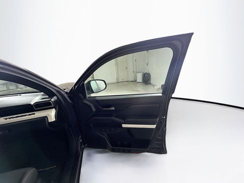 Used 2024 Toyota Tacoma TRD Off-Road image 31