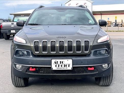 Used 2015 Jeep Cherokee Trailhawk w/ Comfort/Convenience Group AWD/4WD image 2