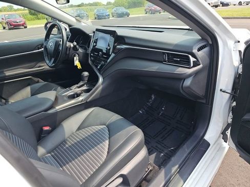 Used 2024 Toyota Camry SE FWD image 31