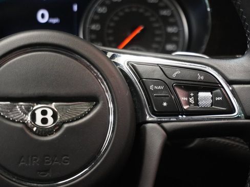 Used 2019 Bentley Bentayga image 16