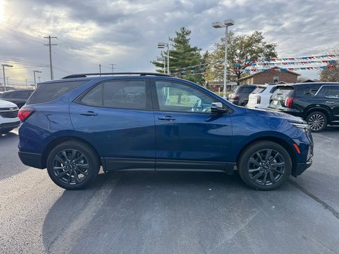 Used 2022 Chevrolet Equinox RS w/ Infotainment Package image 4