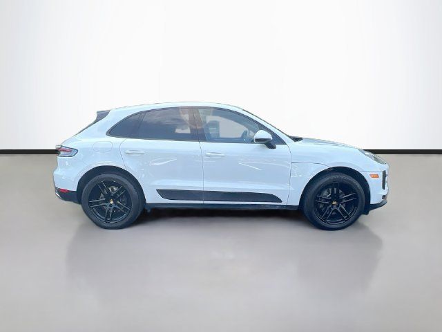 Certified 2020 Porsche Macan AWD/4WD image 8