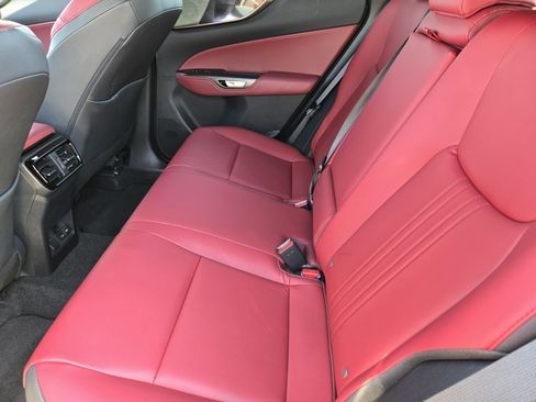 Used 2025 Lexus NX 250 image 38