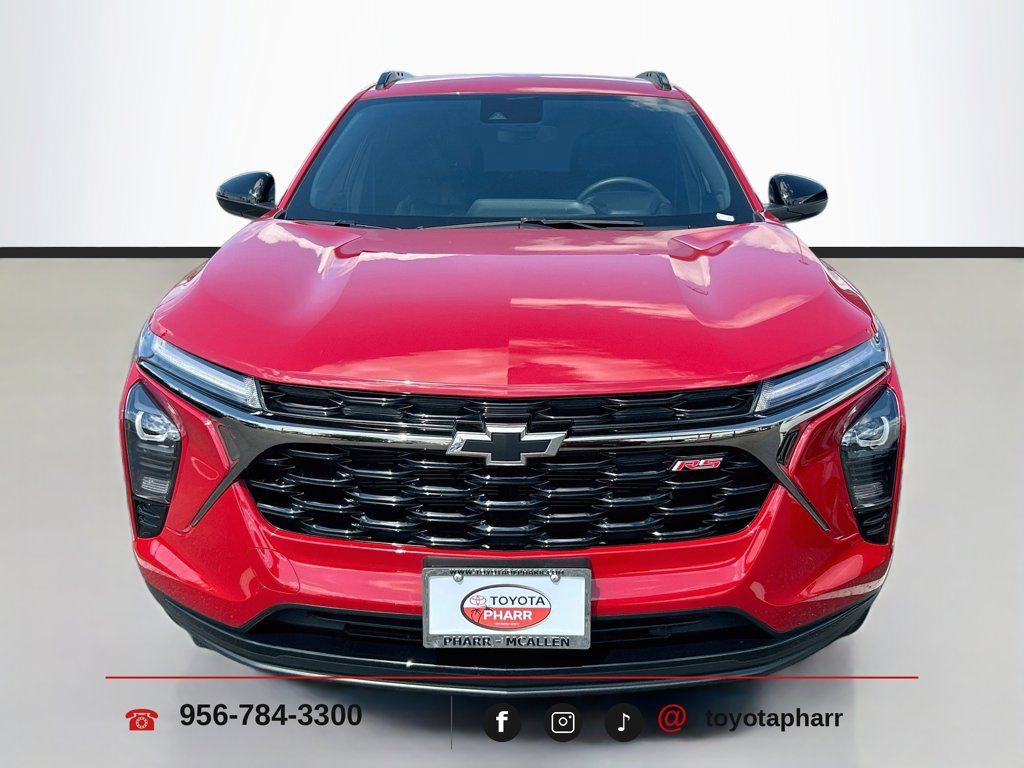 Used 2026 Chevrolet Trax RS w/ Driver Confidence Package FWD image 2