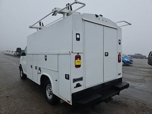 Used 2022 Chevrolet Express 3500 w/ Power Convenience Package image 4