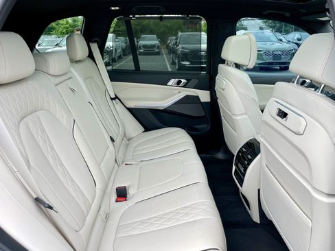 Used 2024 BMW X5 xDrive40i w/ M Sport Package AWD/4WD image 31