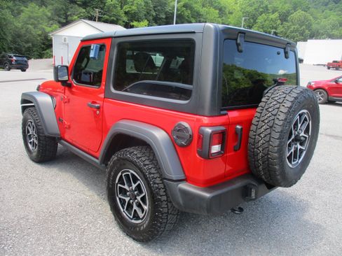 Used 2025 Jeep Wrangler Sport AWD/4WD image 6
