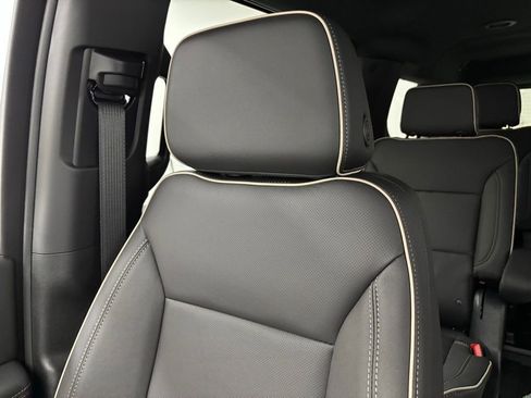 New 2026 GMC Yukon XL Elevation w/ LPO, Elevation Black Package image 36