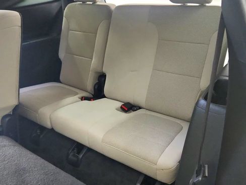 Used 2023 Chevrolet Traverse LS FWD image 26