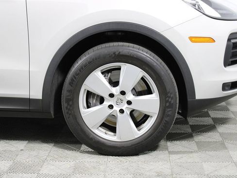 Used 2022 Porsche Cayenne Premium Pkg image 47