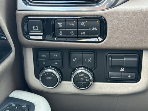 New 2026 GMC Yukon Denali w/ Denali Reserve Package image 31