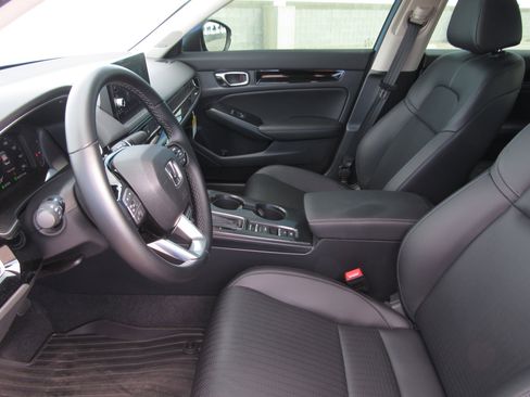 Used 2024 Honda Civic Touring image 11