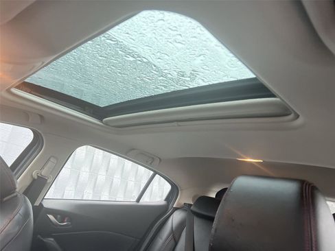 Used 2014 MAZDA MAZDA3 i Grand Touring image 22