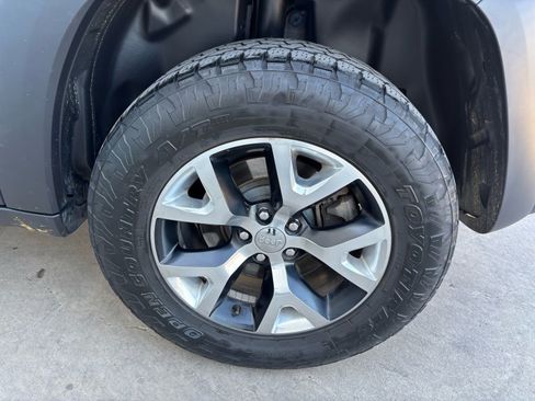 Used 2015 Jeep Cherokee Trailhawk w/ Comfort/Convenience Group image 10