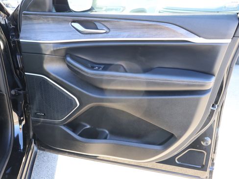 Used 2021 Jeep Grand Cherokee L Limited w/ Luxury Tech Group II image 10