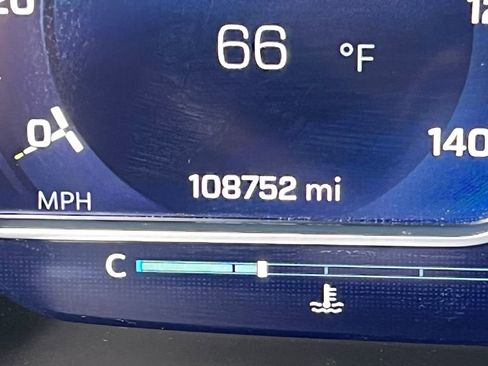 Used 2022 Chevrolet Suburban LT image 14