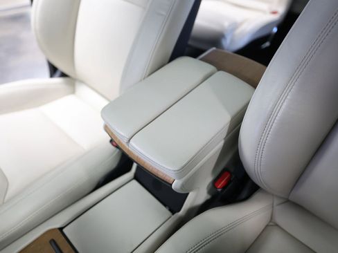 Used 2020 Tesla Model X Long Range image 32