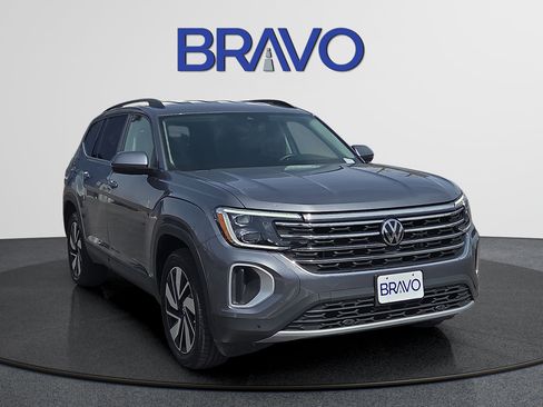 Used 2025 Volkswagen Atlas SE AWD/4WD image 6