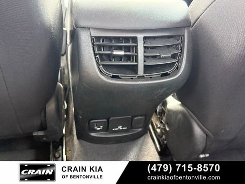 Used 2017 Chevrolet Malibu LT image 26