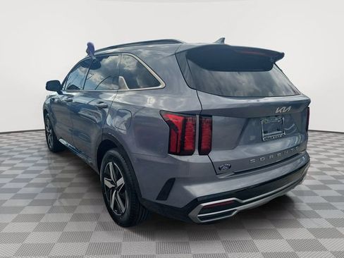 Used 2022 Kia Sorento S w/ Panoramic Sunroof Package FWD image 4