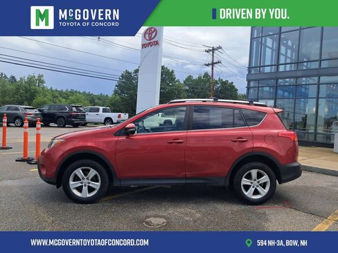 Used 2013 Toyota RAV4 XLE AWD/4WD image 2