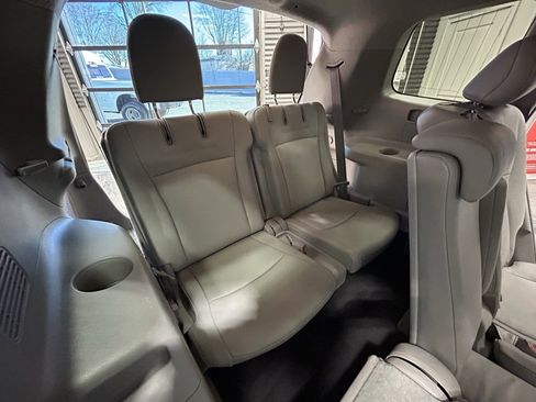 Used 2011 Toyota Highlander SE image 7