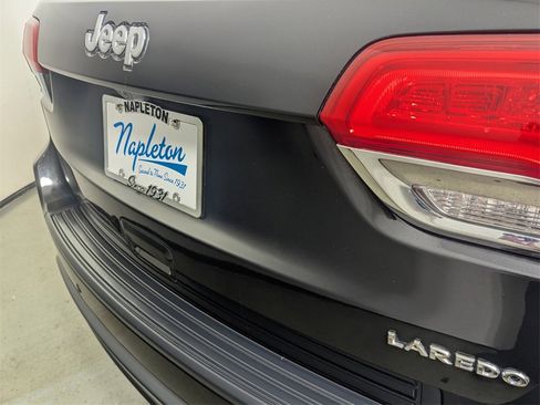 Used 2019 Jeep Grand Cherokee Laredo image 8