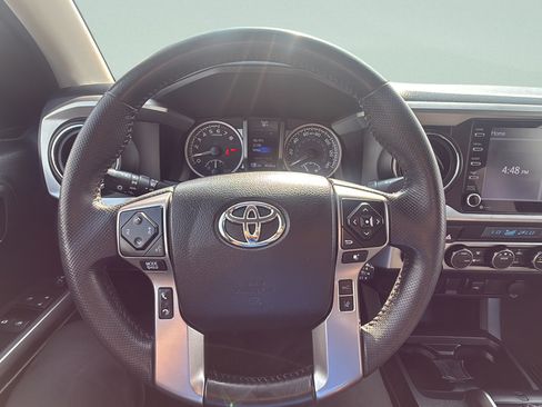 Used 2021 Toyota Tacoma SR5 AWD/4WD image 14
