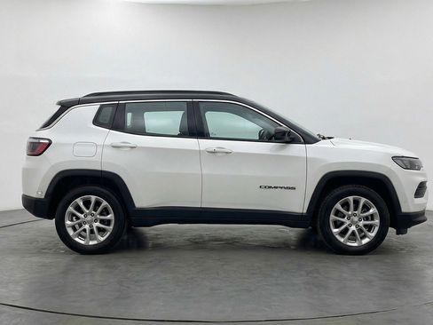Used 2025 Jeep Compass Limited image 11