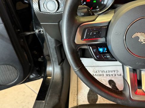 Used 2017 Ford Mustang Coupe image 9