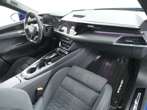 Used 2024 Audi e-tron GT Premium Plus AWD/4WD image 34