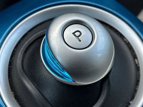 Used 2011 Nissan Leaf w/ Eco Design Pkg image 23