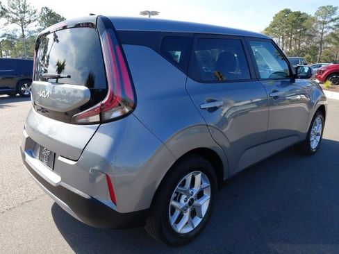 Certified 2025 Kia Soul LX w/ LX Technology Package image 5