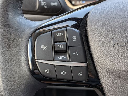 Used 2023 Ford Escape Platinum image 23