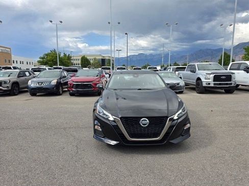 Used 2021 Nissan Altima 2.5 SV FWD image 2