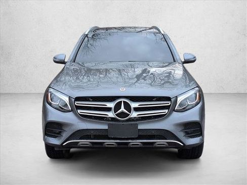 Used 2019 Mercedes-Benz GLC 300 4MATIC image 2