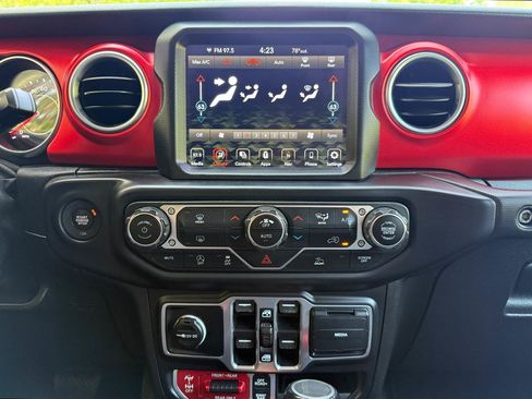 Used 2020 Jeep Gladiator Rubicon AWD/4WD image 21