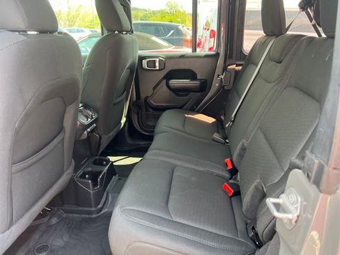 Used 2022 Jeep Wrangler Unlimited Sport AWD/4WD image 19