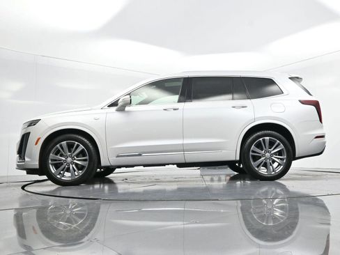 Used 2025 Cadillac XT6 Premium Luxury image 53