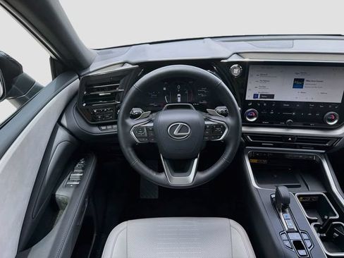 Used 2025 Lexus TX 350 AWD w/ Technology Package image 18