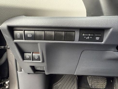 Certified 2023 Toyota Sienna XLE image 24