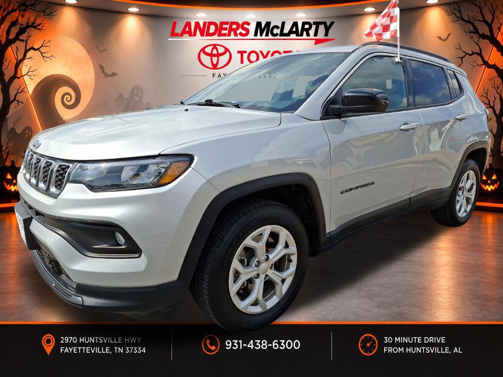 Used 2024 Jeep Compass Latitude AWD/4WD image 7