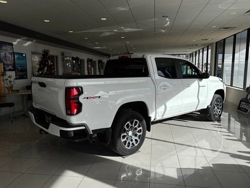 New 2024 Chevrolet Colorado LT w/ LT Convenience Package III image 4