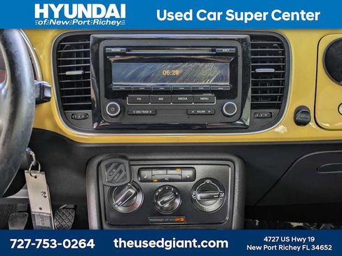 Used 2012 Volkswagen Beetle 2.5 FWD image 19