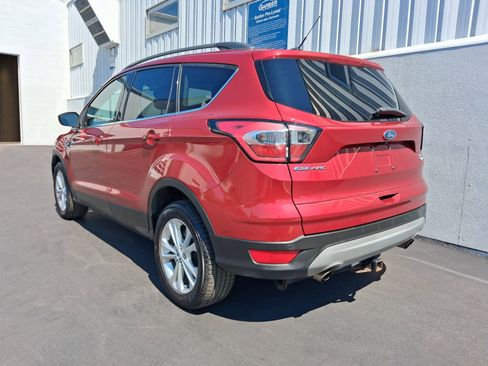 Used 2017 Ford Escape SE w/ Equipment Group 201A AWD/4WD image 3