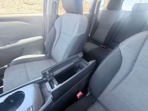 Certified 2021 Nissan Rogue SV FWD image 18