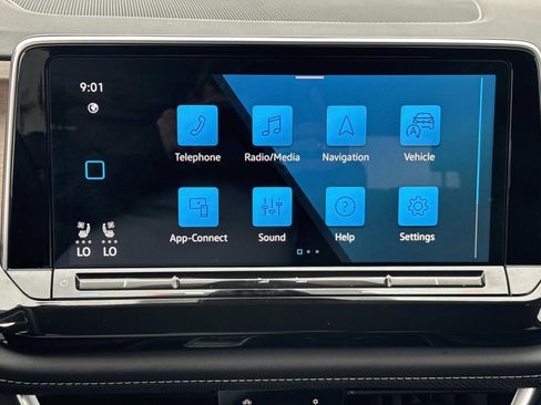 Used 2025 Volkswagen Atlas SE FWD image 25