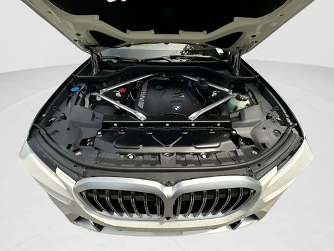New 2026 BMW X7 xDrive40i AWD/4WD image 26