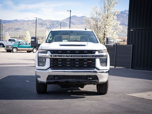 Used 2020 Chevrolet Silverado 3500 LT image 2